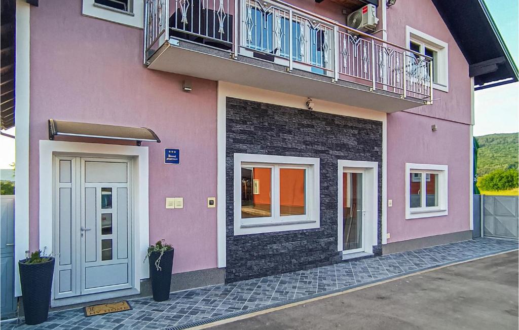 Amazing Apartment In Otocac With Wifi And 1 Bedrooms photo 1