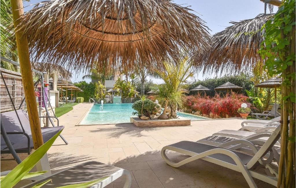 Beautiful Home In Pozzallo With Outdoor Swimming Pool, Wifi And 2 Bedrooms