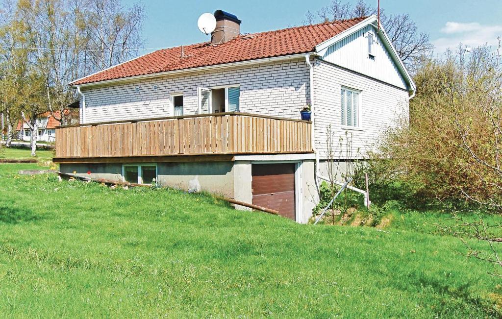 Awesome Home In Lenhovda With 1 Bedrooms