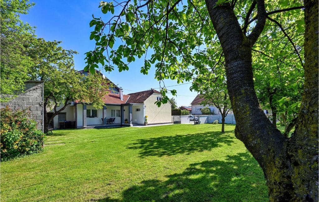 Awesome Home In Trnovec With Wifi And 2 Bedrooms photo 4