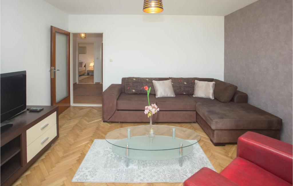 Stunning Home In Stanici With 6 Bedrooms And Outdoor Swimming Pool photo 3