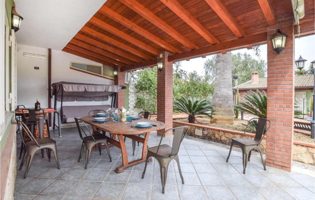 Amazing Home In Altavilla Milicia With Outdoor Swimming Pool, Wifi And 3 Bedrooms photo 3