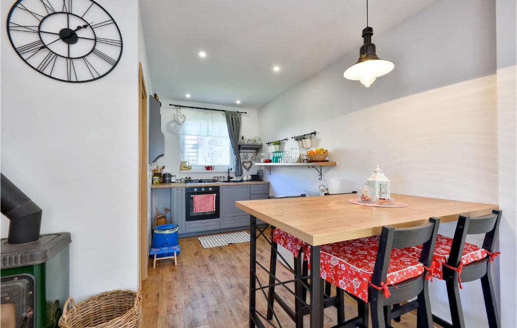 Amazing Home In Mokrice With Sauna, 2 Bedrooms And Wifi photo 3