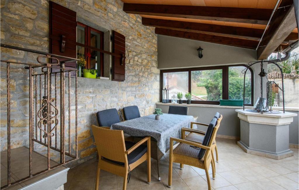 Awesome Home In Mandalencici With Wifi And 3 Bedrooms photo 2