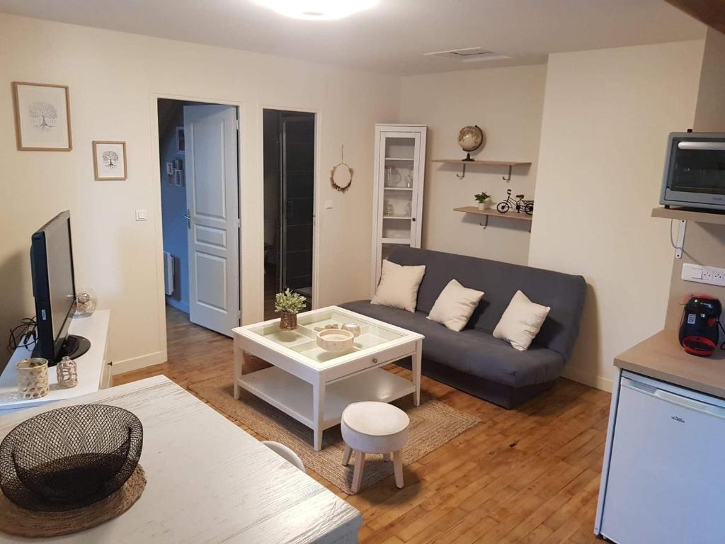 Paisible logement à Brive, près du centre-ville et de la gare - Netflix, Fibre internet et Stationnement gratuit photo 3