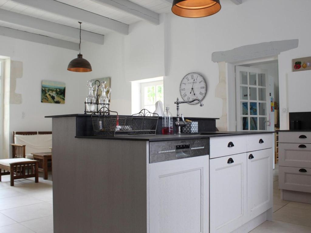 Maison Saint-Georges-d'Oléron, 10 pièces, 15 personnes - FR-1-246A-61 photo 2