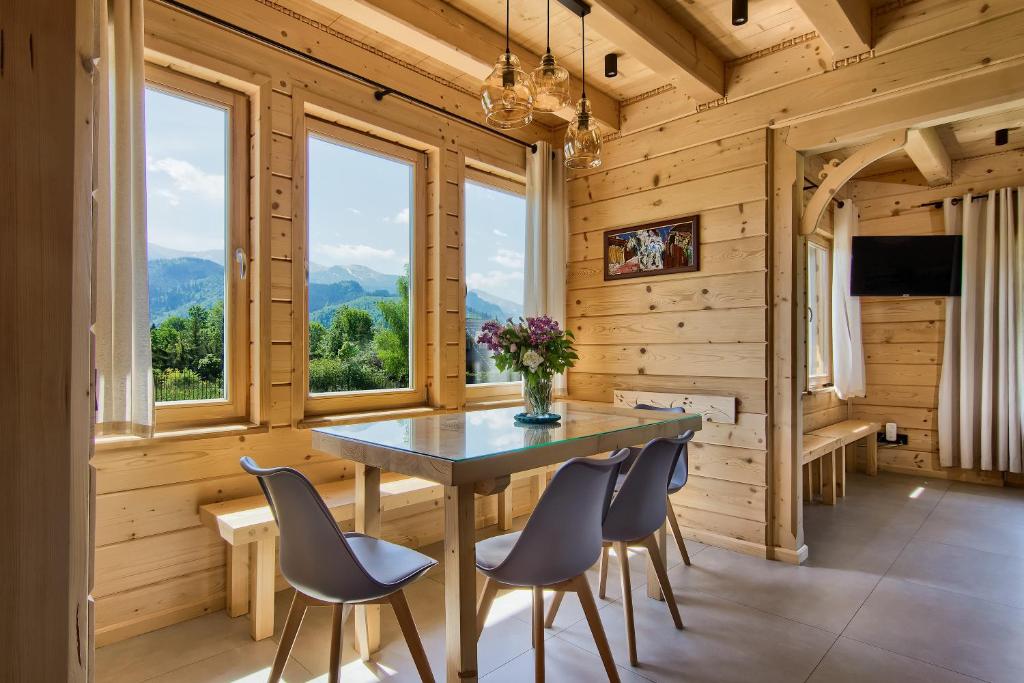 Peak House photo 2