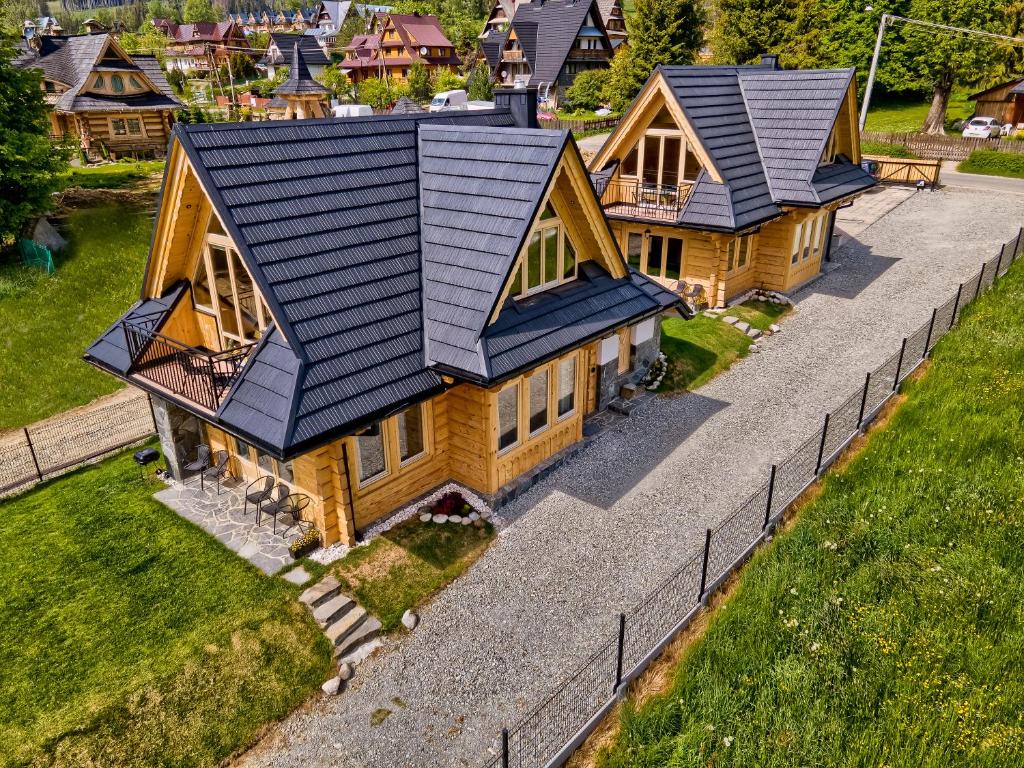 Peak House photo 3
