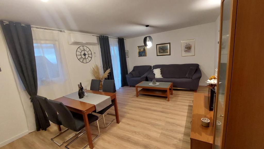 APARTMENT ANI, Lovreć - Makarska photo 1