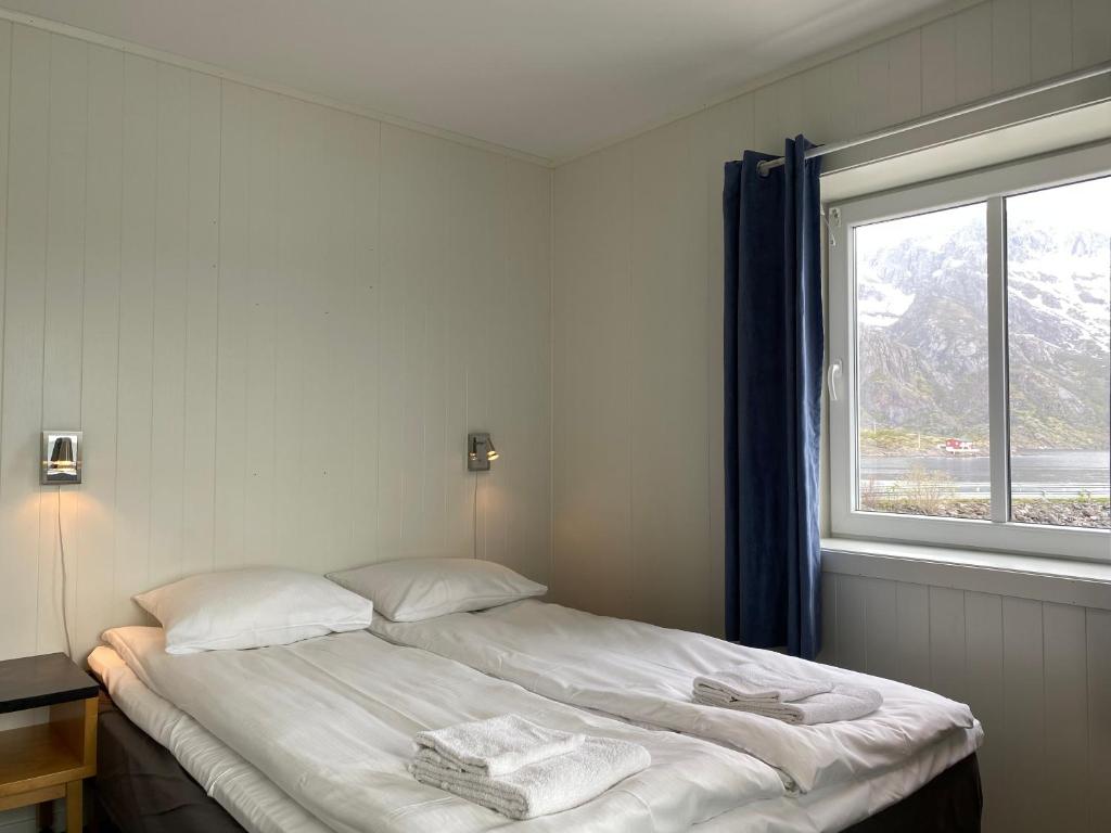 Fast Hotel Henningsvær photo 4