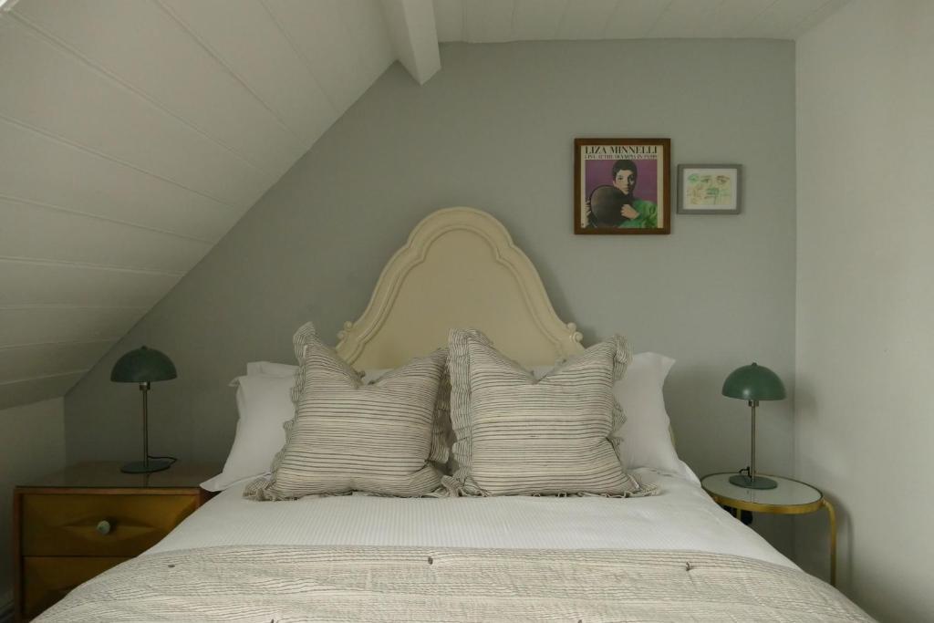 DINCKLEY COURT BOUTIQUE RIVERSIDE ROOMS - Burcot on Thames photo 3