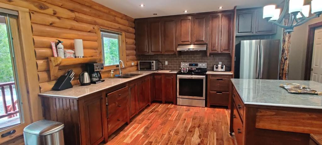 Tobermory Peaceful Private Entire Cottage Log Home Spacious Fully Equipped photo 4