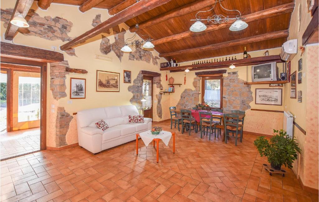 Stunning Home In Valentano With 3 Bedrooms And Wifi photo 3