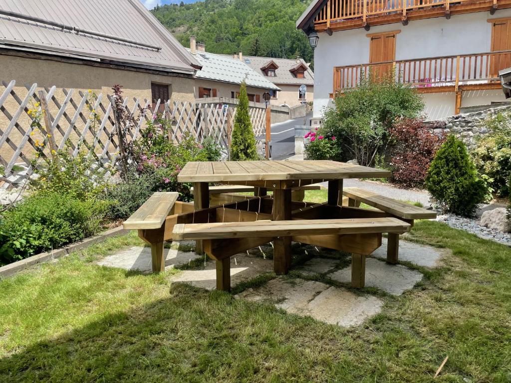 Le Gabion, luxueux appartement avec 10 couchages et sauna, Serre chevalier Vallée photo 1