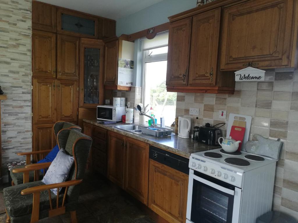 Rossport bungalow with an Atlantic view photo 3