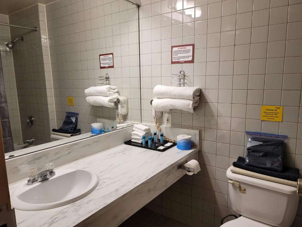 Roadking Inns Motel photo 4