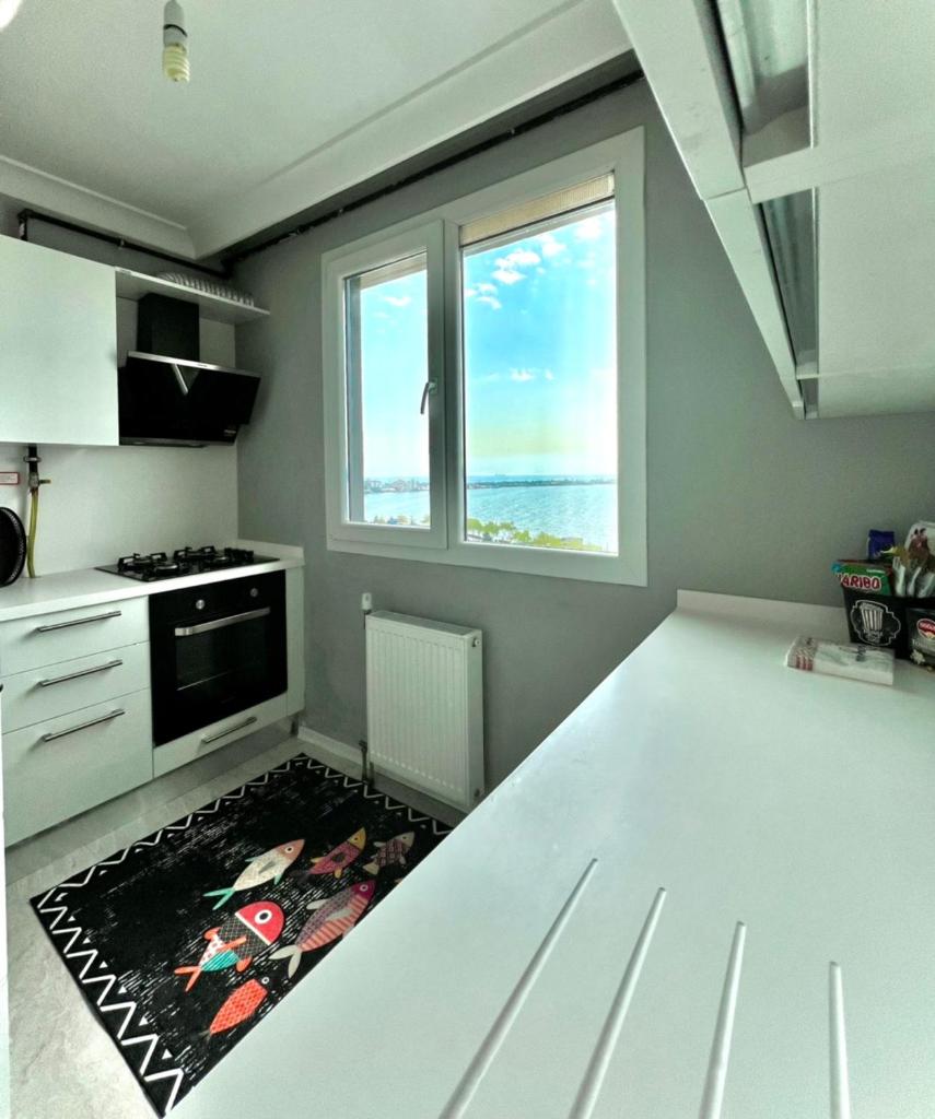 Entirely Apartment, Near Lake, Full kitchen,Wi Fi, AC