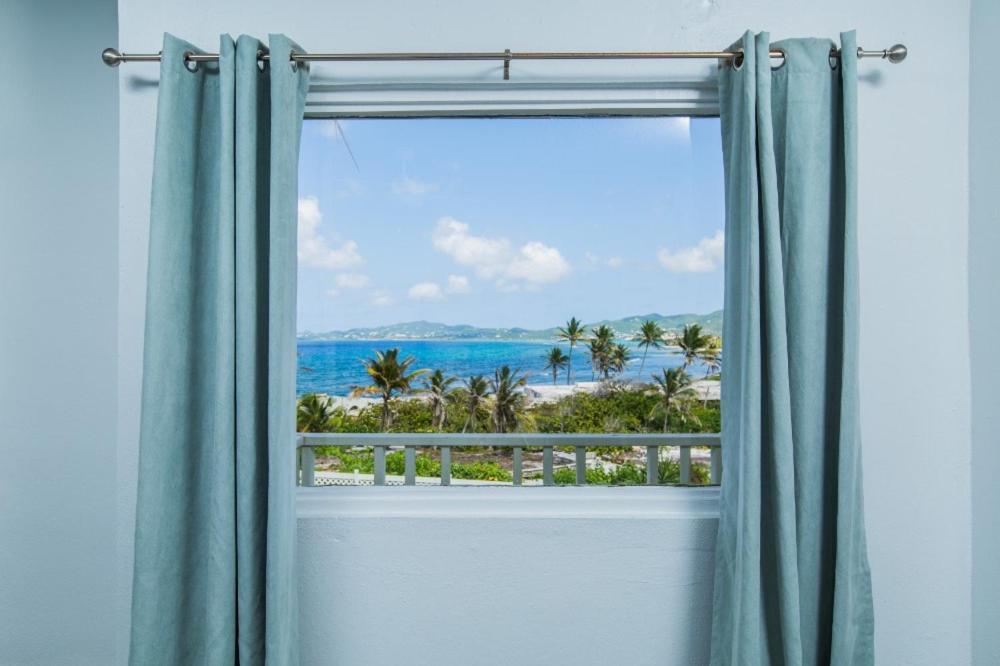 Dramatic views from this specious 1bd/1bth photo 1