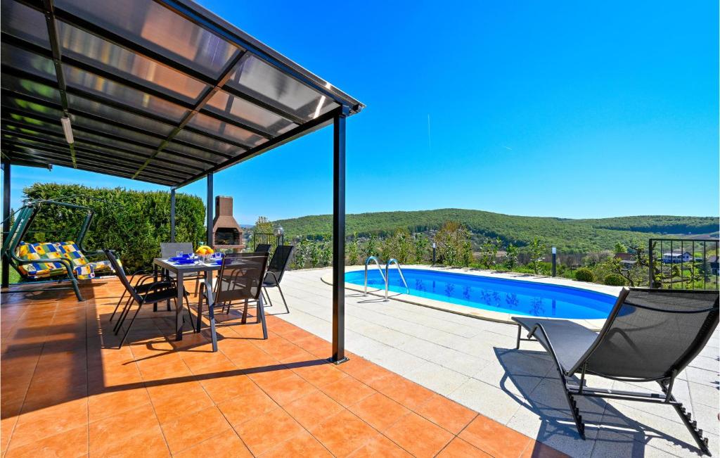 Awesome Home In Kneginec With 2 Bedrooms, Sauna And Outdoor Swimming Pool photo 2