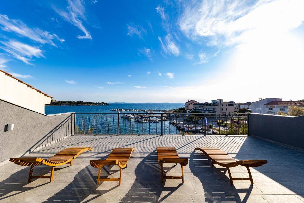 Sunrise, beautiful penthouse with jacuzzi photo 2