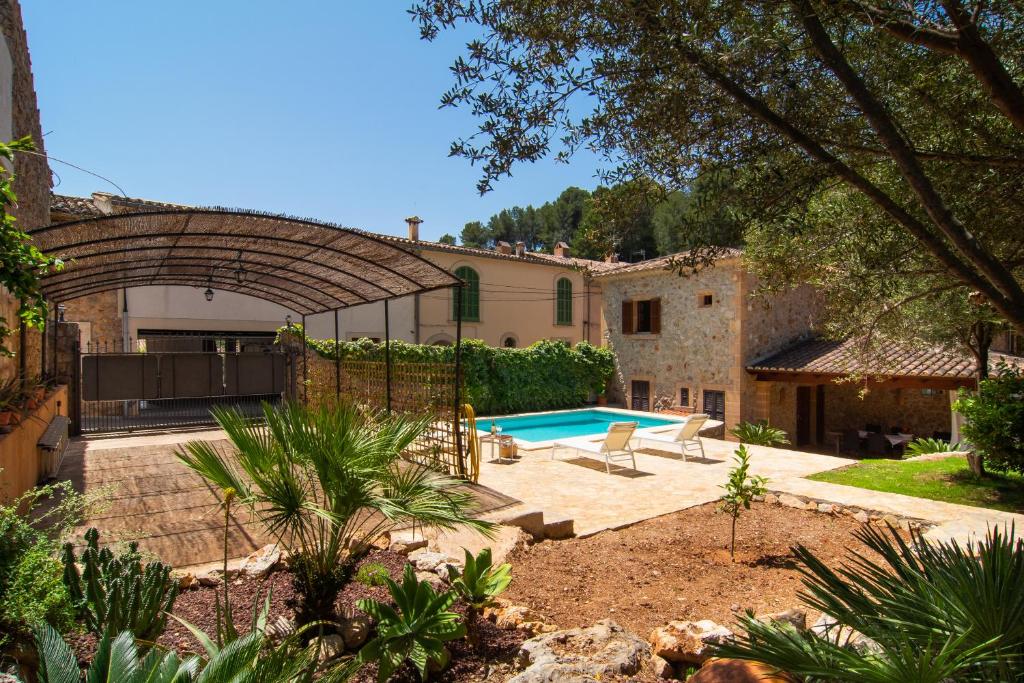 Fabulous Rural House with views to the mountains with swimming pool photo 2
