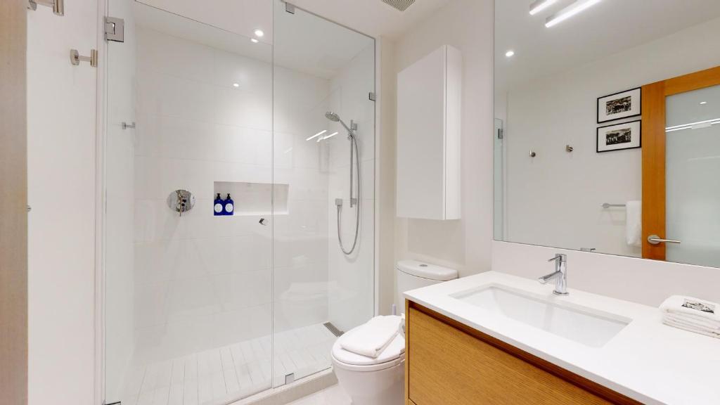 Luxury Home in a Prime Location by Harmony Whistler photo 3
