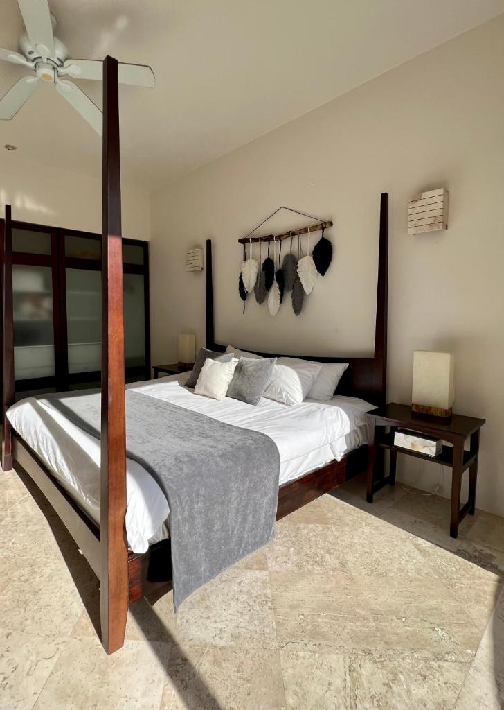 Amazing Luxury Penthouse with sunset,sunrise view, private Jacuzzi and rooftop pool