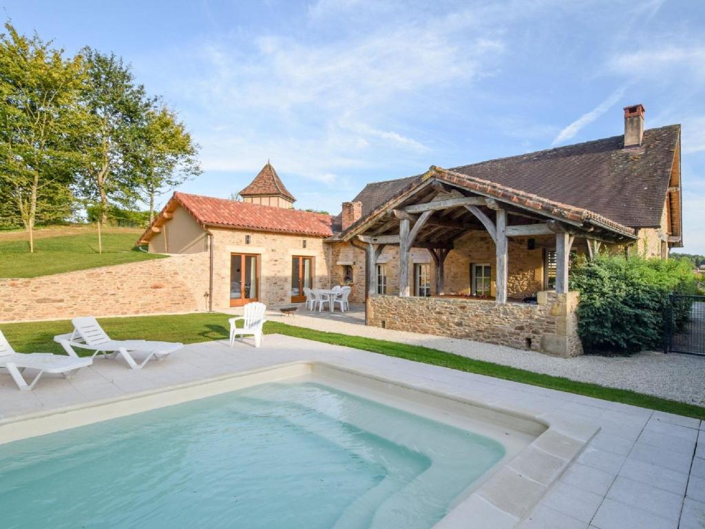 Cosy cottage in St Medard D'excideuil with pool photo 4