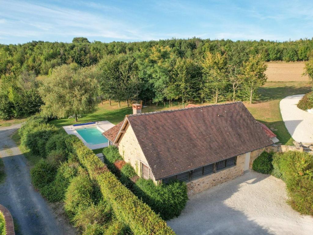 Cosy cottage in St Medard D'excideuil with pool photo 1