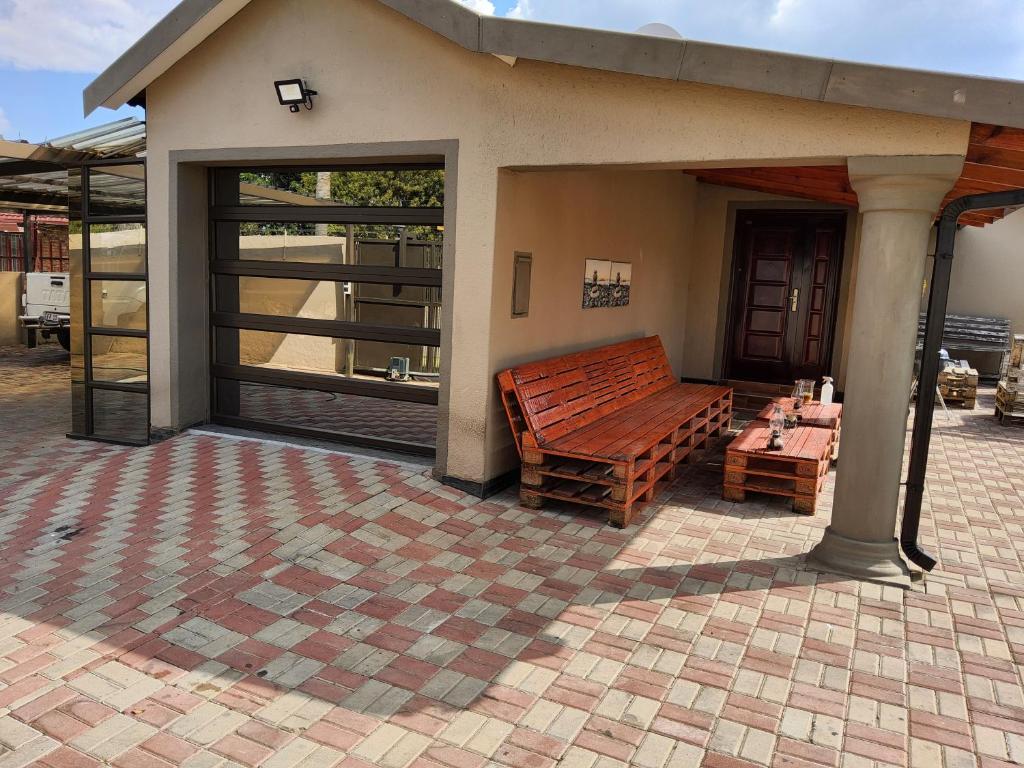 Cheerful Family Holiday Home photo 4