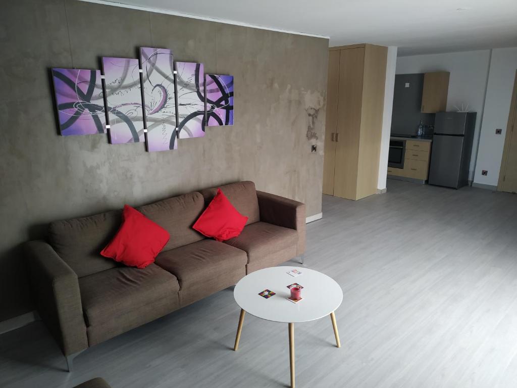 Modern Suite, XL balcony, parking photo 1