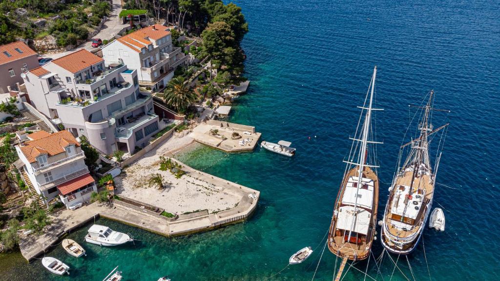 Suartini Apartmani Račišće