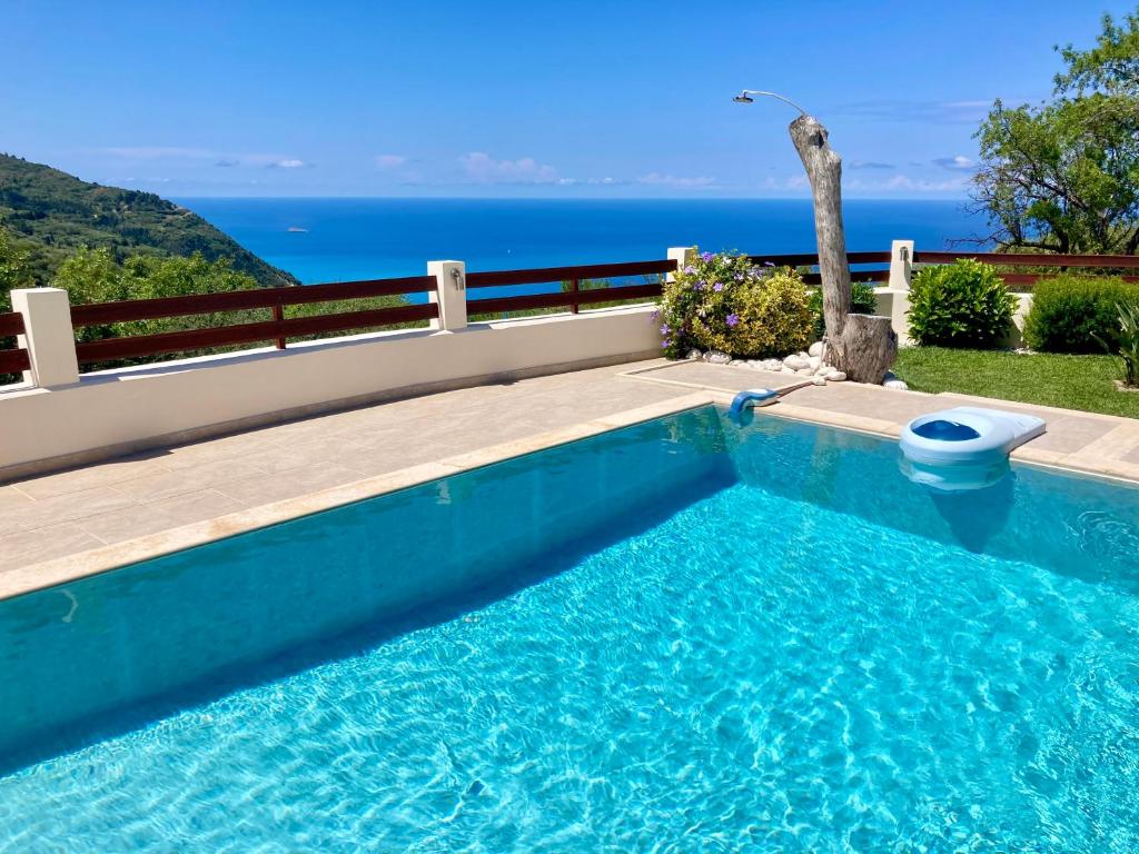 Almond villa photo 2