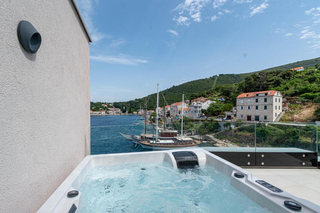 Suartini Apartmani Račišće photo 3