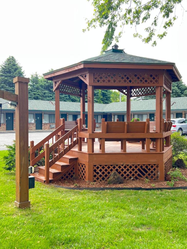 Viking Arms Inn - Ludington photo 4