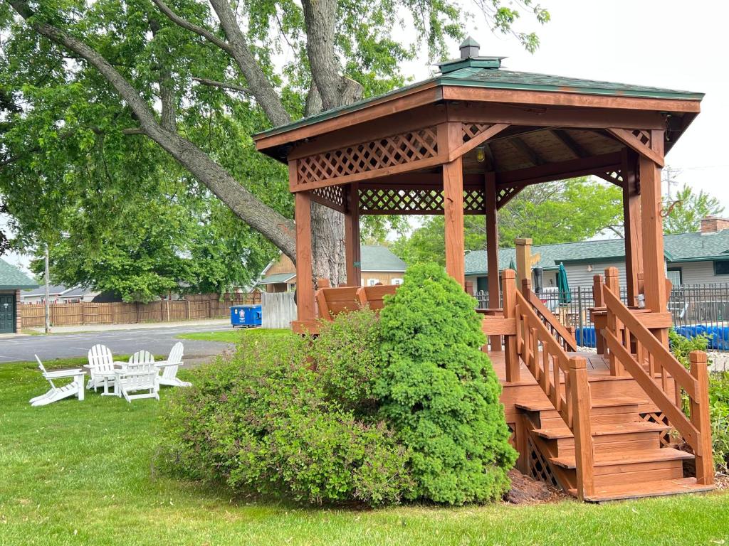 Viking Arms Inn - Ludington photo 3