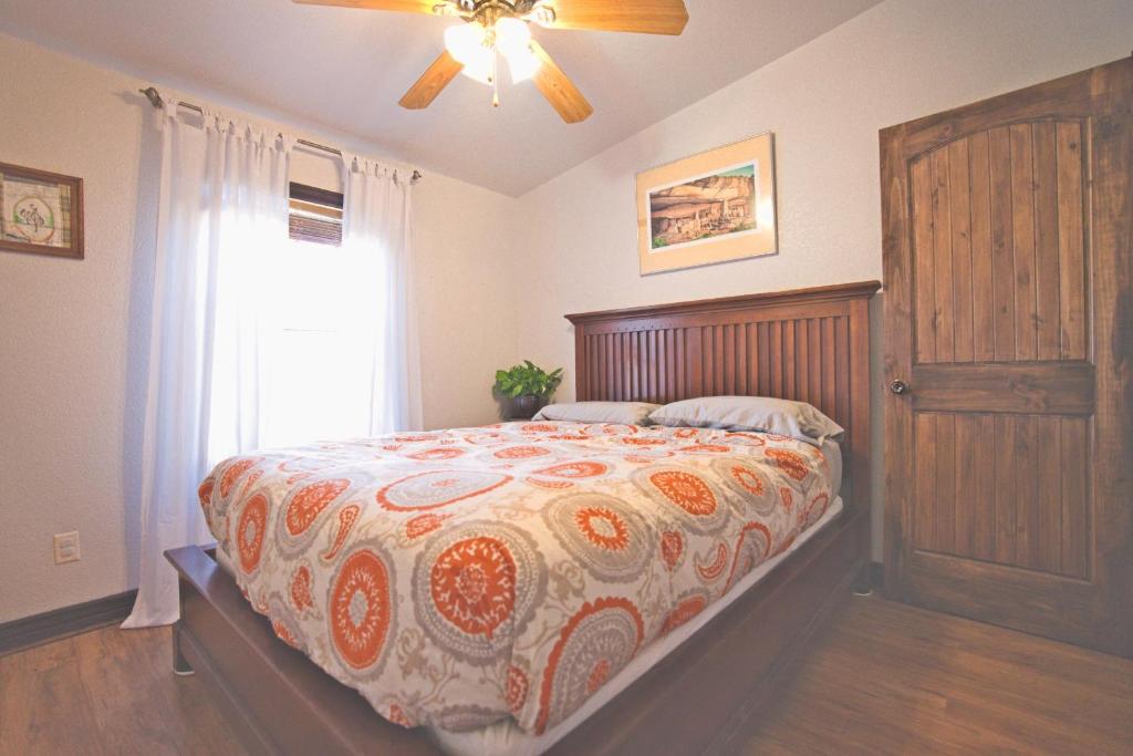 Sunny Southwest Cottage photo 2