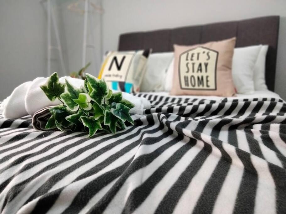 Homey 9pax 3BR MRT Cheras Tmn Suntex I HomeBrickz photo 1