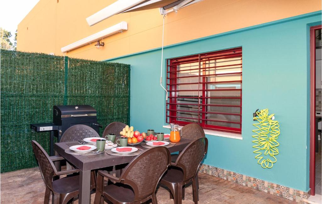 Beautiful Home In Isla Cristina With Wifi And 2 Bedrooms