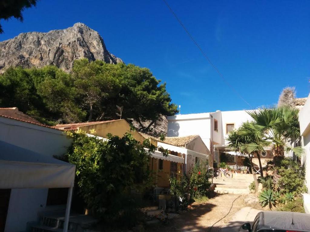 CASA CON VERANDA SUL MARE e A 4 MINUTI A PIEDI DALLA SPIAGGIA photo 4