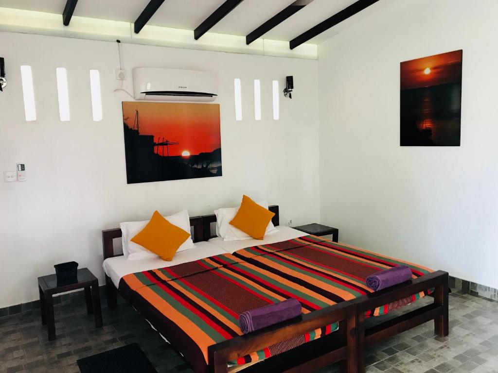 Sri Beach Bungalows And Villa photo 2