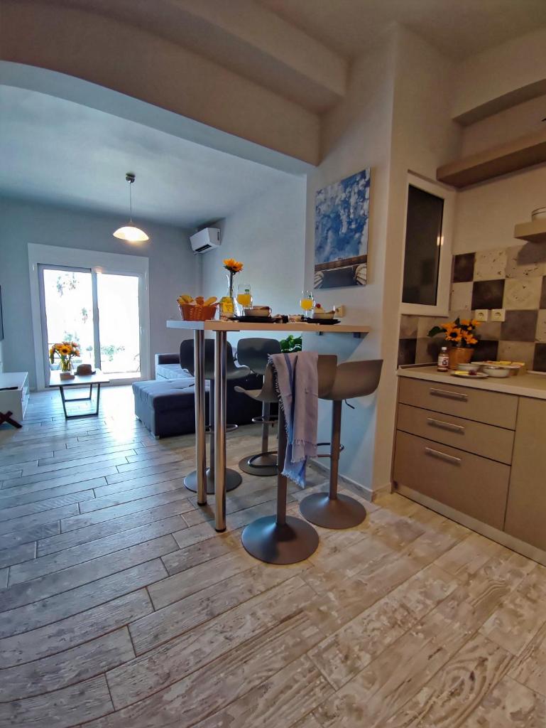 Seaview-Apartments photo 2