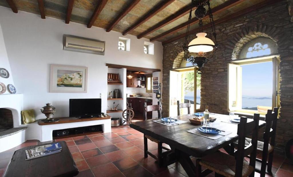 Villa theassis photo 1