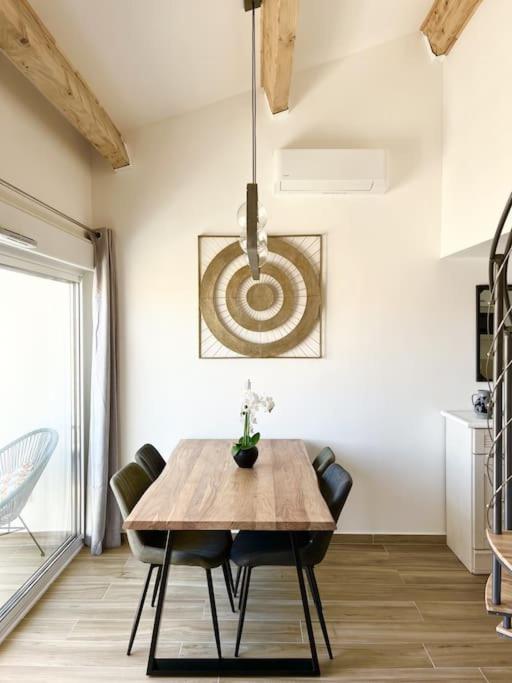 Duplex Centre Ville - 50m de la Plage - Clim - Garage - Netflix photo 1