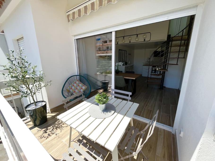Duplex Centre Ville - 50m de la Plage - Clim - Garage - Netflix photo 3