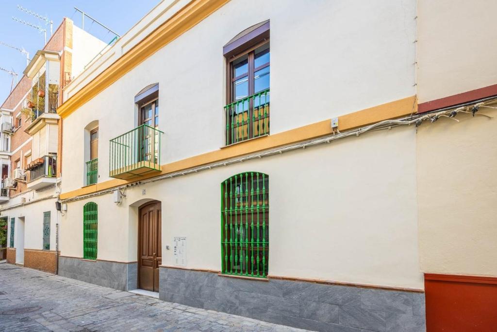 Macarena Apartment - Historic Center - Quiet & Central - Tap to explore photos