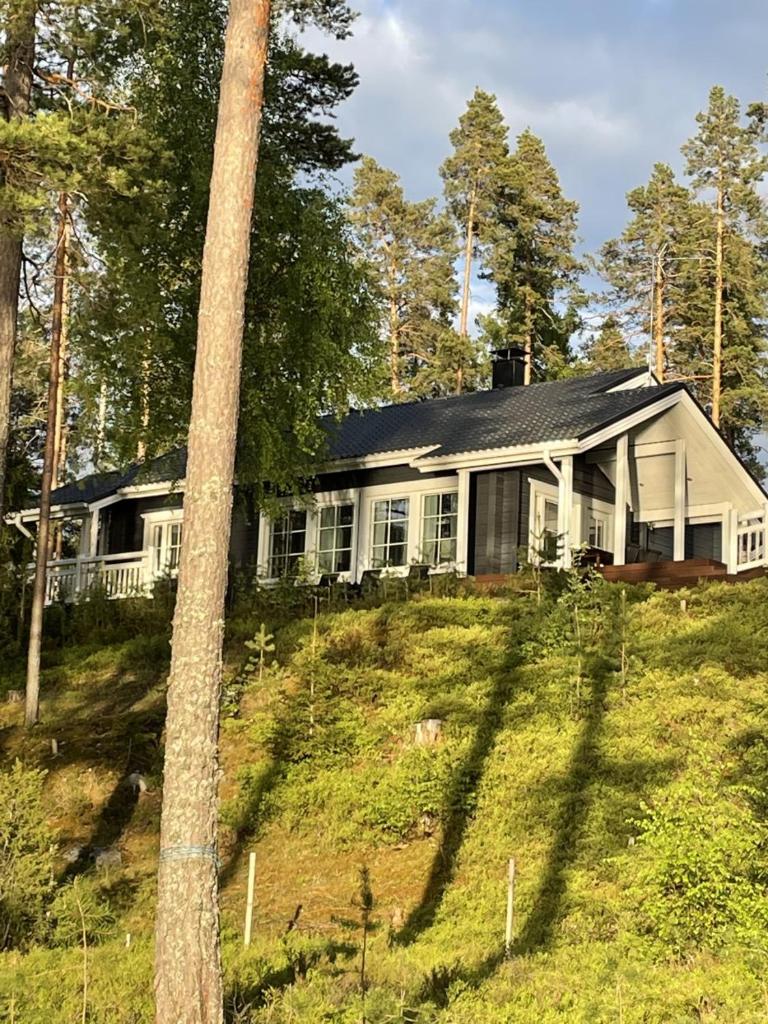Elegant villa on the shore of Lake Saimaa photo 1