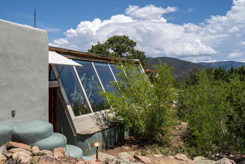 Santa Fe Ridgetop Retreat With 2 Hot Tubs and Views image