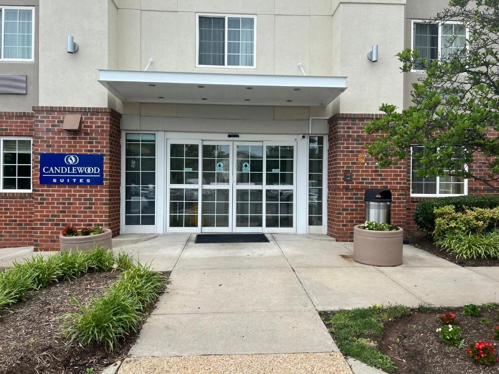 Candlewood Suites Washington-Dulles Herndon, an IHG Hotel photo 2