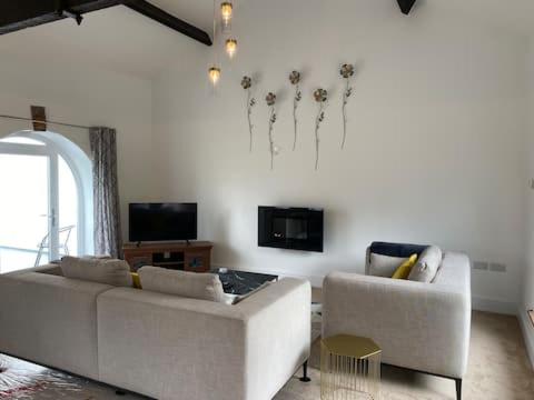 The Mews - Family space, garden, parking, balcony, view photo 2